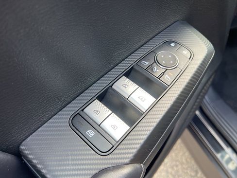 Used 2024 Mitsubishi Outlander SE image 11