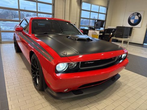 Used 2014 Dodge Challenger R/T image 6