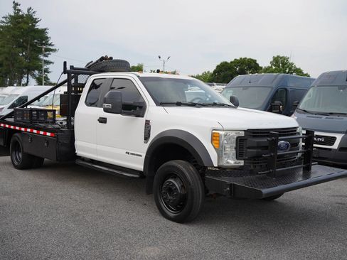 Used 2017 Ford F550 4x4 SuperCab Super Duty image 2