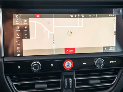 New 2026 Porsche Macan image 18