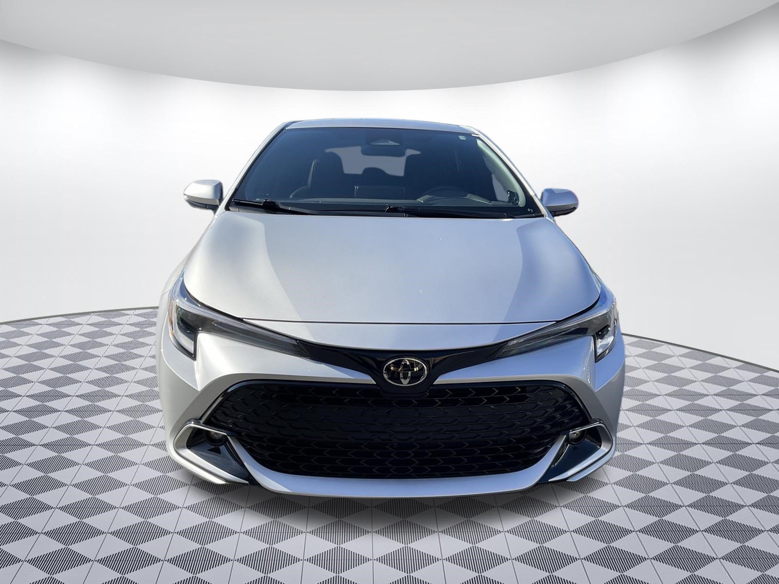 Used 2025 Toyota Corolla XSE FWD image 5
