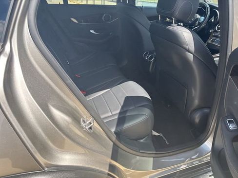 Used 2022 Mercedes-Benz GLC 300 image 24