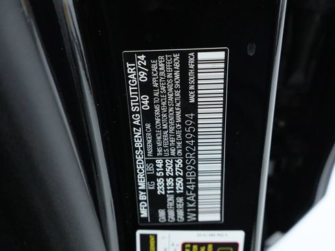 Used 2025 Mercedes-Benz C 300 4MATIC Sedan image 28