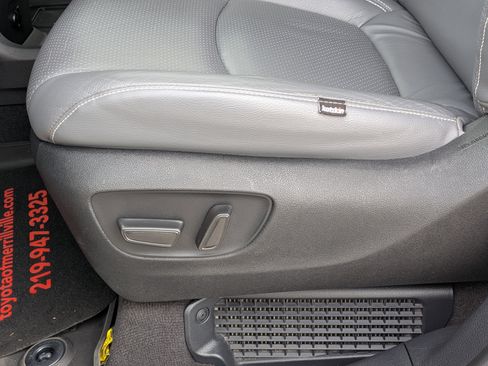 Used 2025 Toyota Sienna LE w/ LE Plus Package AWD/4WD image 16