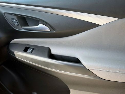 Used 2025 Buick Envista Avenir FWD image 21
