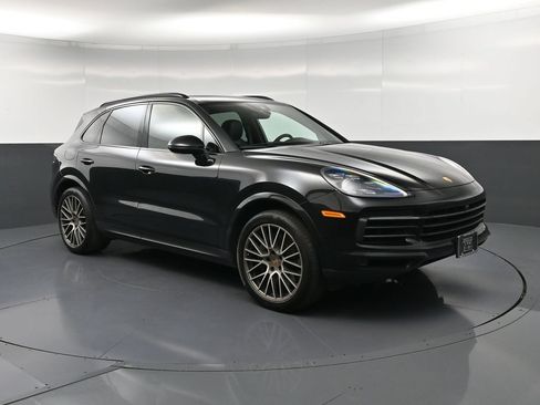 Certified 2023 Porsche Cayenne S Platinum AWD/4WD image 10