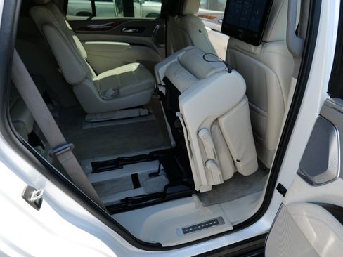 Used 2021 Cadillac Escalade Sport Platinum AWD/4WD image 48