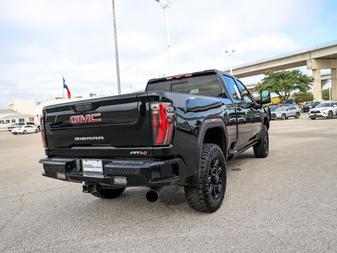 Used 2024 GMC Sierra 2500 AT4 w/ AT4 Premium Plus Package AWD/4WD image 9