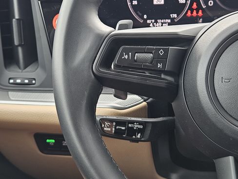 Certified 2026 Porsche Cayenne AWD/4WD image 26
