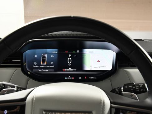 Used 2023 Land Rover Range Rover Sport SE image 30