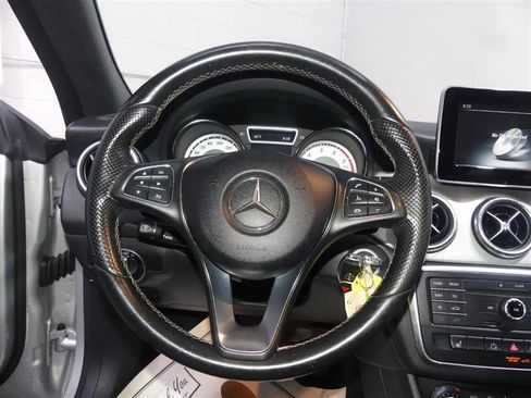 Used 2015 Mercedes-Benz CLA 250 4MATIC image 29