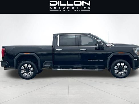 Used 2024 GMC Sierra 3500 Denali w/ Denali Reserve Package AWD/4WD image 3