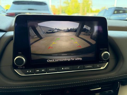 Used 2023 Nissan Rogue SV FWD image 28