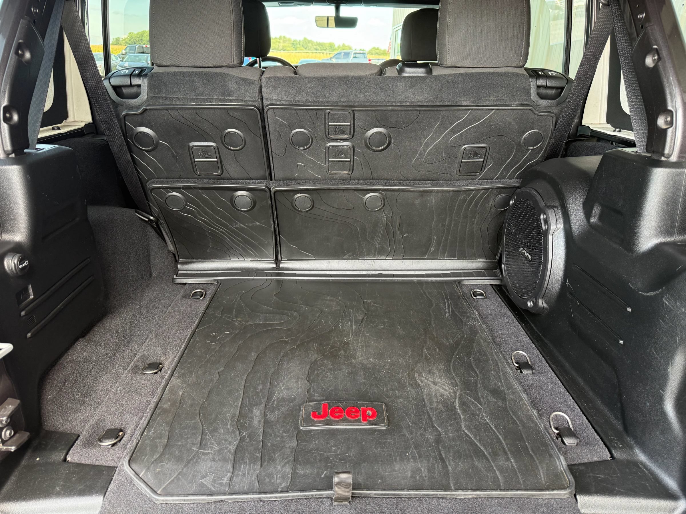 Used 2020 Jeep Wrangler Unlimited Rubicon w/ Dual Top Group AWD/4WD image 7