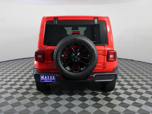 Used 2025 Jeep Wrangler Unlimited Sahara AWD/4WD image 22