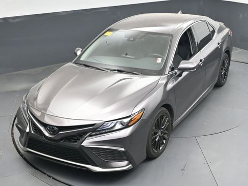 Used 2022 Toyota Camry XSE image 31