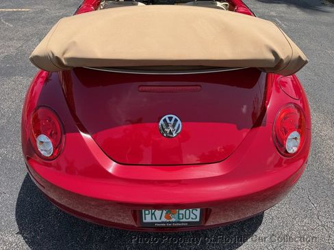 Used 2010 Volkswagen Beetle Convertible FWD image 16