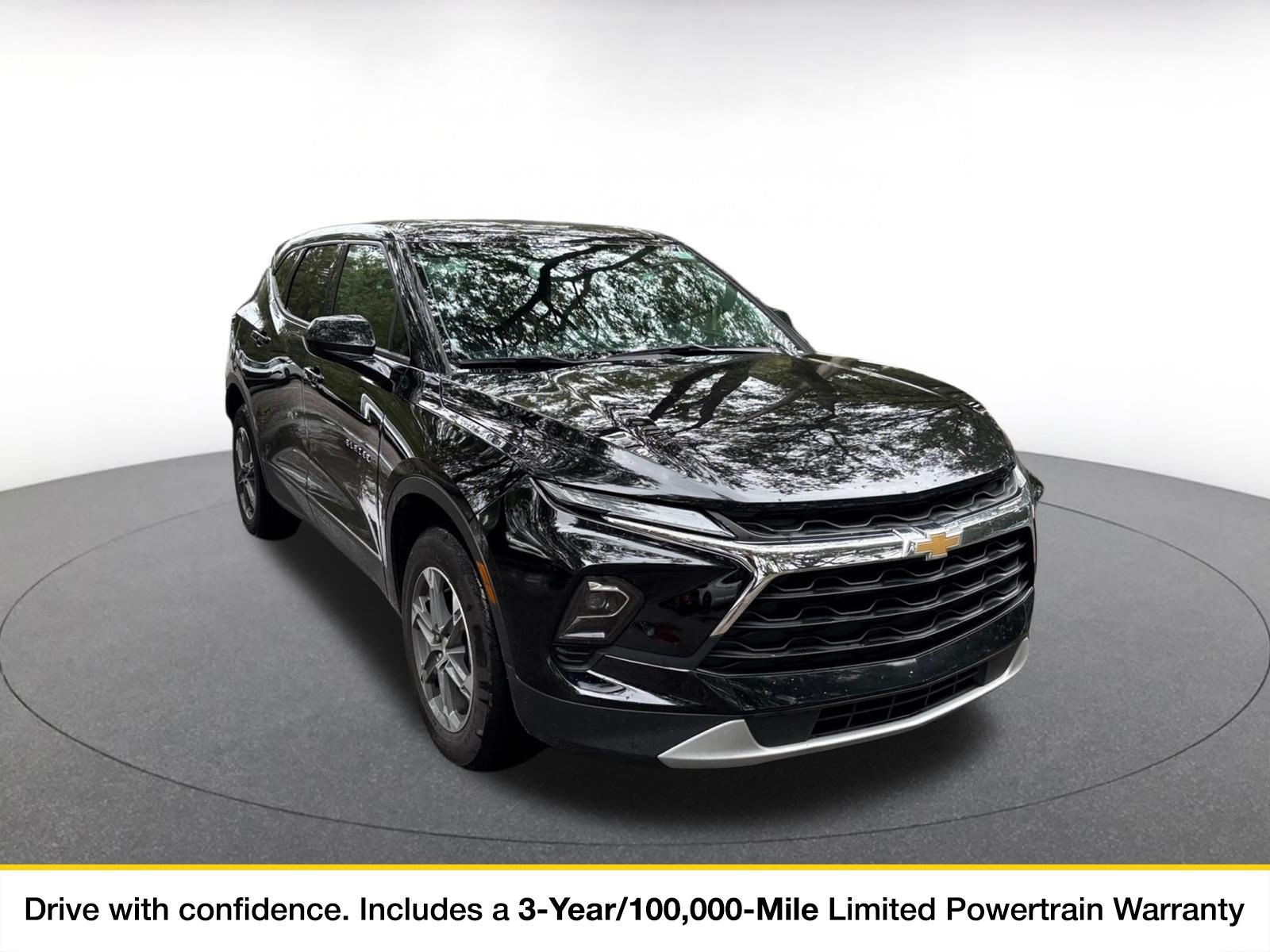 Used 2026 Chevrolet Blazer LT FWD image 1