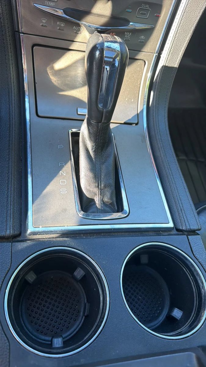 Used 2014 Lincoln MKX AWD w/ Equipment Group 102A image 8