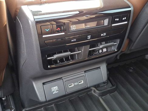 Used 2023 Acura MDX SH-AWD w/ Technology Package image 11