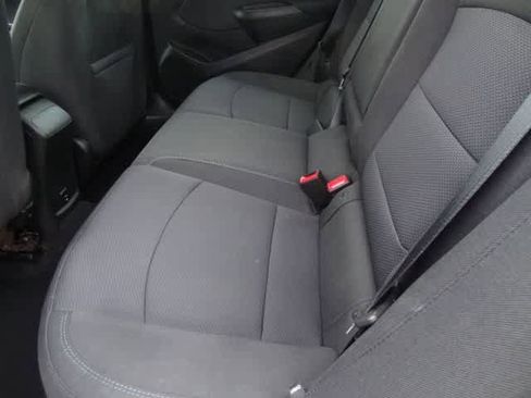 Used 2018 Chevrolet Cruze LT w/ Convenience Package FWD image 8