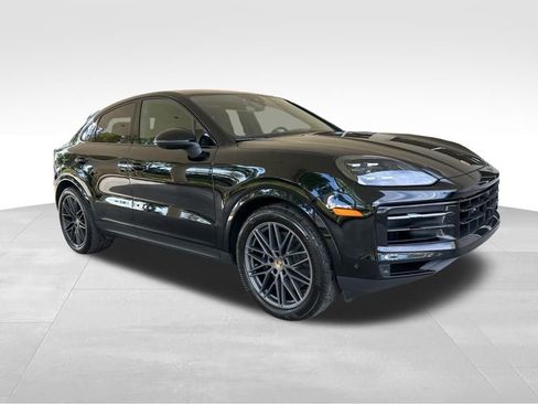Used 2024 Porsche Cayenne Coupe w/ Premium Package Plus image 2