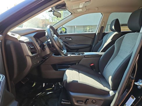 Certified 2023 Nissan Rogue SV AWD/4WD image 13