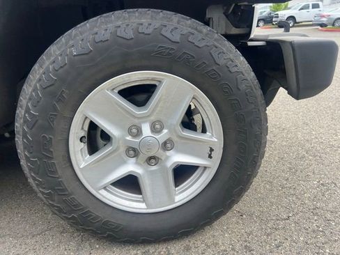 Used 2015 Jeep Wrangler Unlimited Sport w/ Quick Order Package 24S AWD/4WD image 5