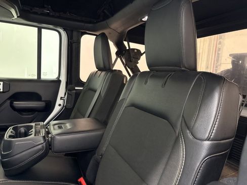 Used 2020 Jeep Wrangler Unlimited Sport image 15