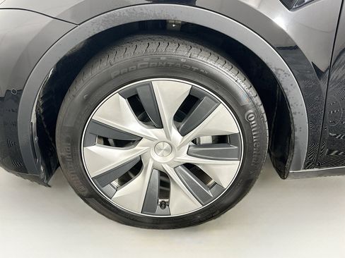 Used 2022 Tesla Model Y Long Range AWD/4WD image 11