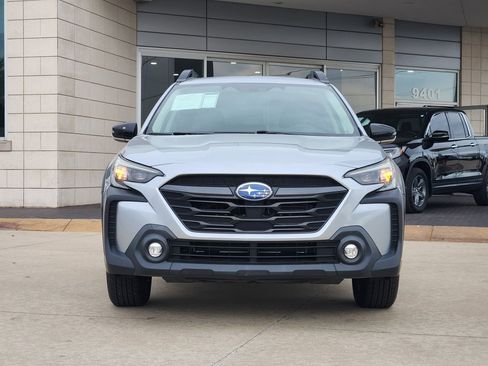 Used 2024 Subaru Outback Premium image 2
