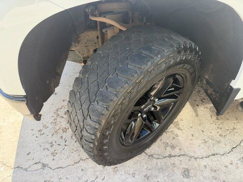 Used 2022 Chevrolet Silverado 1500 LT Trail Boss w/ Convenience Package II AWD/4WD image 22