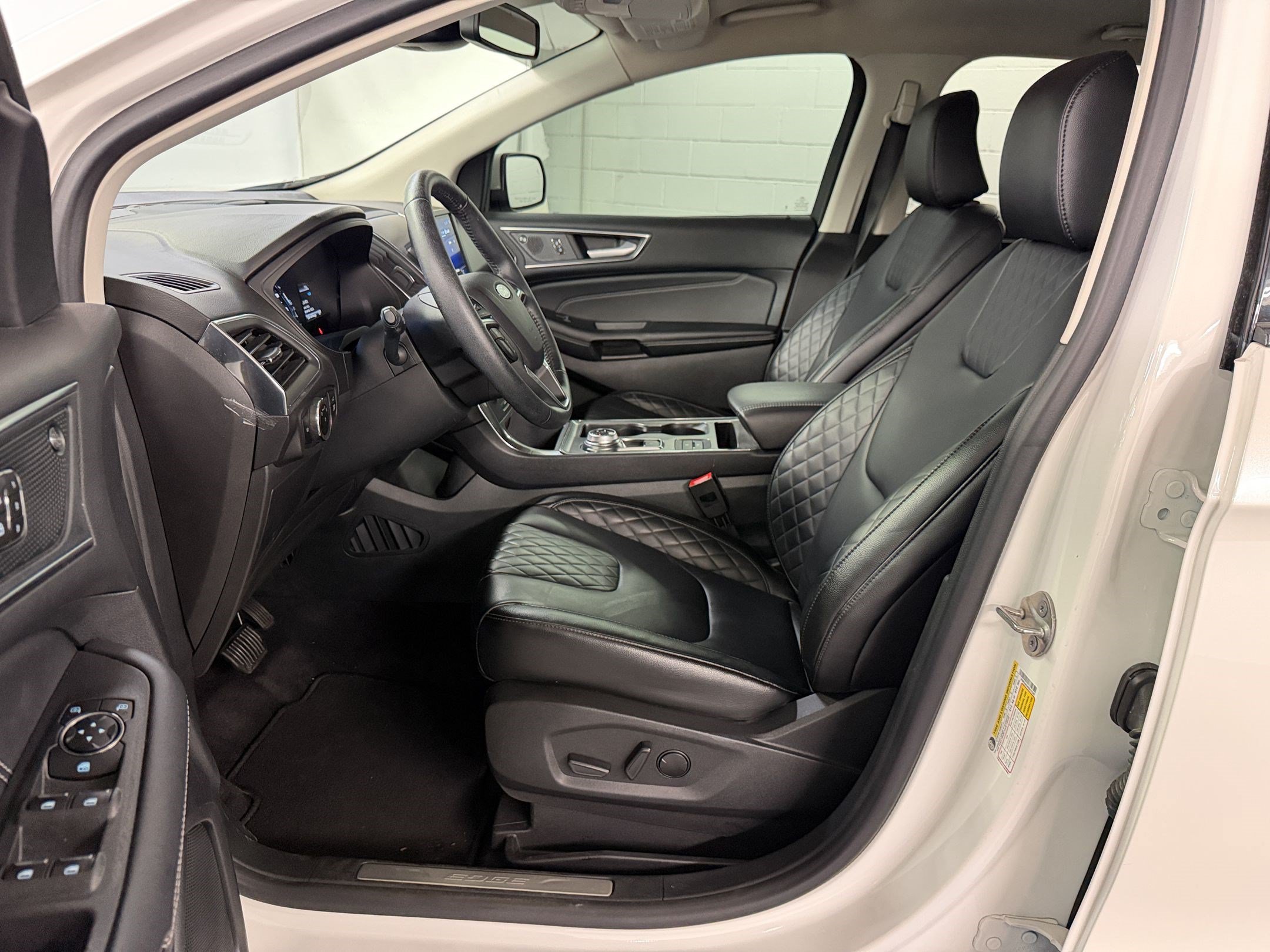 Used 2024 Ford Edge Titanium AWD/4WD image 5