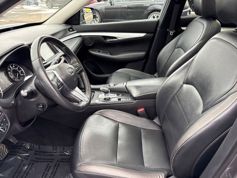Used 2019 INFINITI QX50 Essential w/ Premium Heat Package image 9