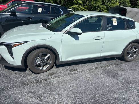 Used 2025 Kia K4 FWD image 8