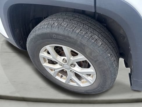 Used 2024 Jeep Grand Cherokee Limited AWD/4WD image 8