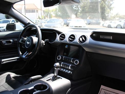 Used 2022 Ford Mustang GT Premium w/ Equipment Group 401A RWD image 4