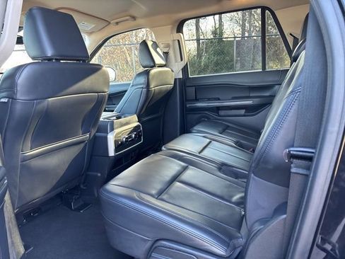 Certified 2024 Ford Expedition Max XLT image 12