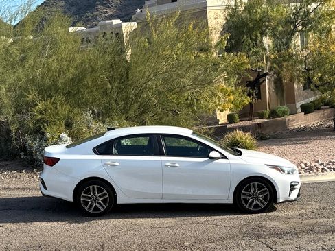 Used 2019 Kia Forte S image 10