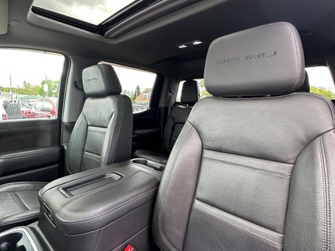 Used 2021 GMC Sierra 1500 Denali w/ Denali Premium Package AWD/4WD image 17