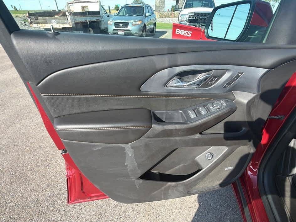 Used 2021 Chevrolet Traverse Premier AWD/4WD image 9