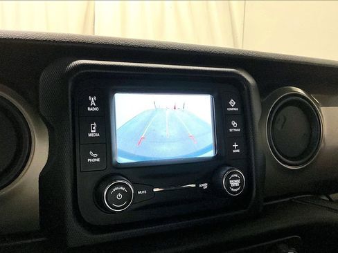 Used 2018 Jeep Wrangler Unlimited Sport S AWD/4WD image 14