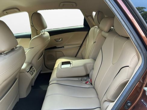 Used 2012 Toyota Venza LE FWD image 16