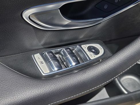 Used 2021 Mercedes-Benz E 350 Sedan image 12