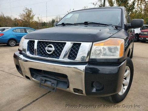 Used 2010 Nissan Titan SE RWD image 3