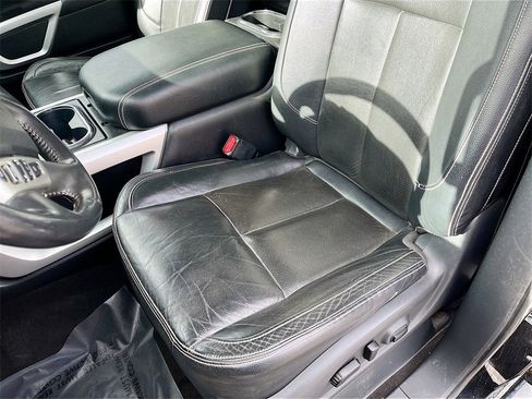 Used 2018 Nissan Titan PRO-4X w/ Pro-4x Convenience Package image 20