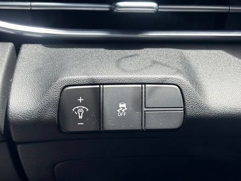 Used 2025 Hyundai Elantra SEL FWD image 26