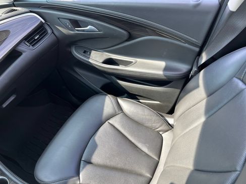 Used 2020 Buick Envision Essence AWD/4WD image 18
