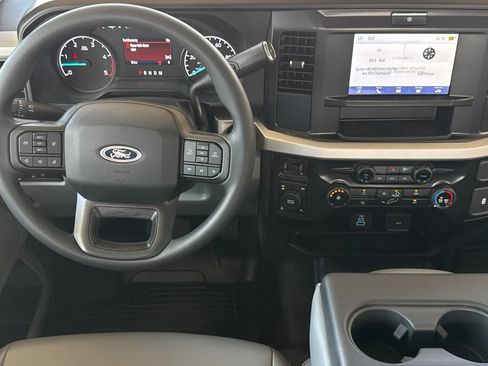 New 2026 Ford F250 XL w/ XL Chrome Package AWD/4WD image 14
