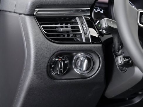 New 2025 Porsche Macan image 11